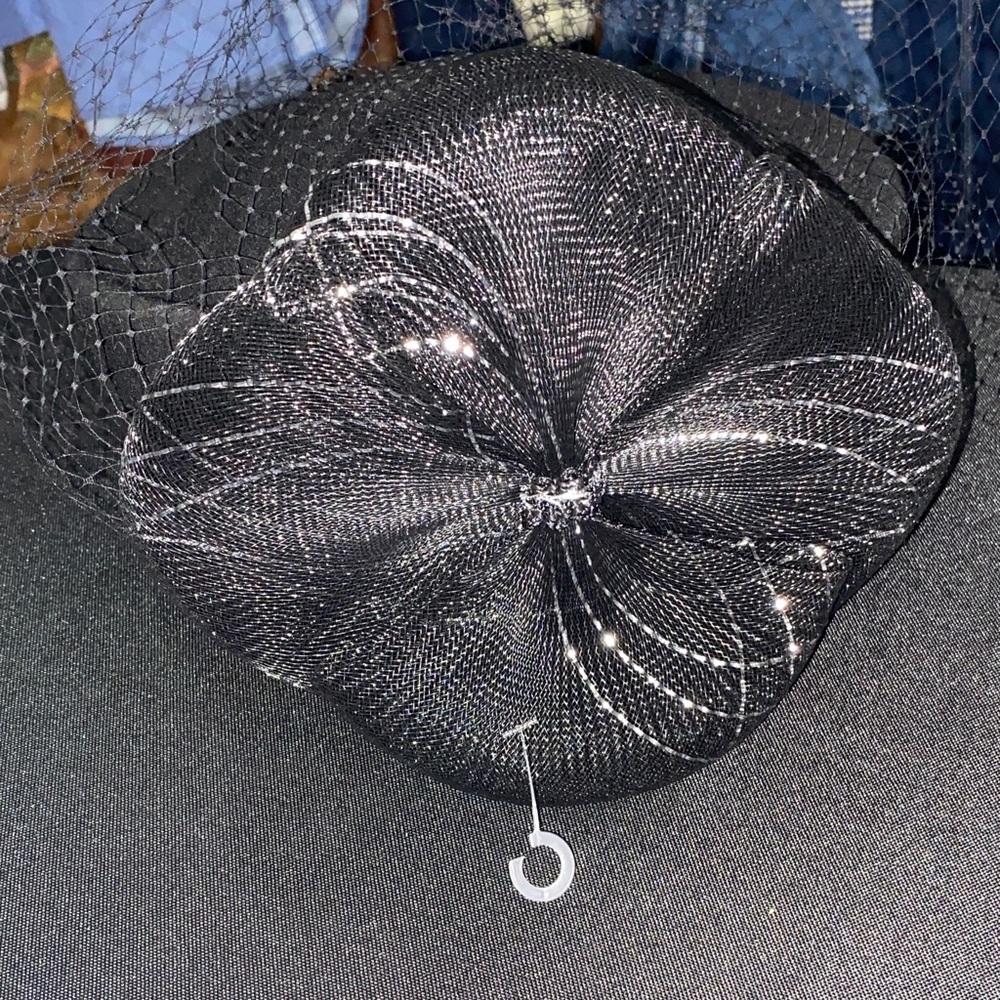Elegant Black‎ Fascinator with Veil Bow accent silver trim  no brand clean